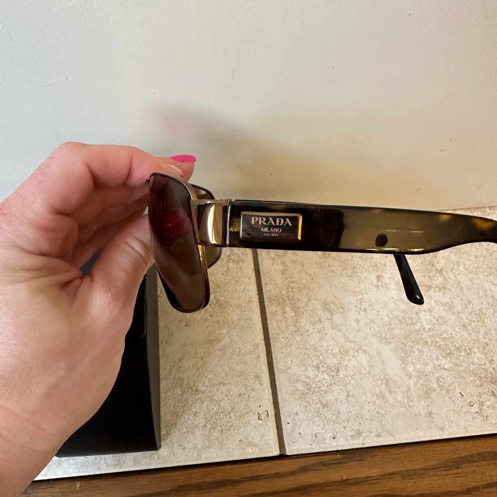 Prada sunglasses! - Picture 3 of 4